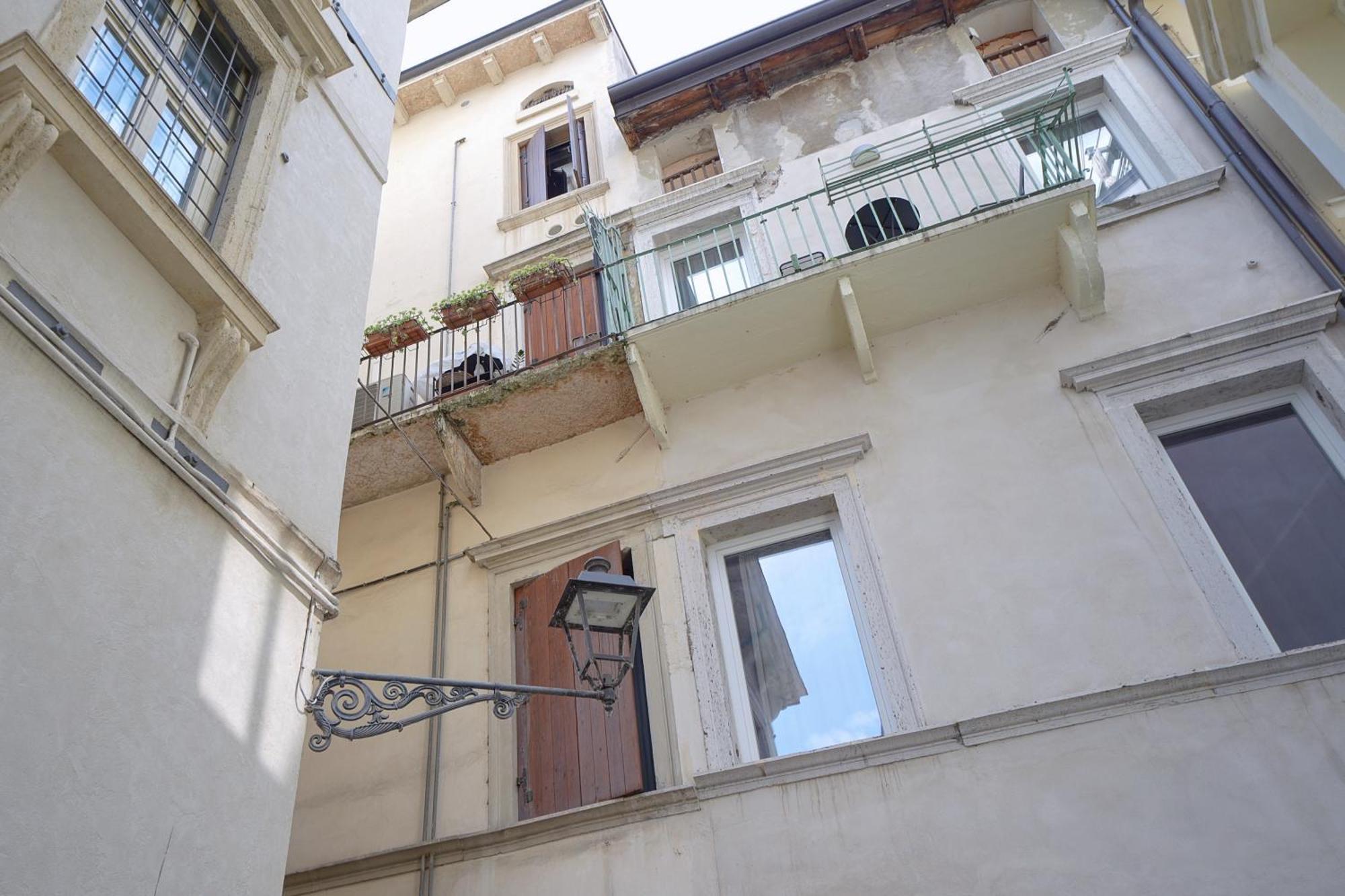 Palazzo Di Giulietta - Juliet'S Palace Verona Exteriör bild